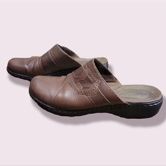CLARKS Women's Brown Leather Slip Ons Size 7 - Picture 5 of 7